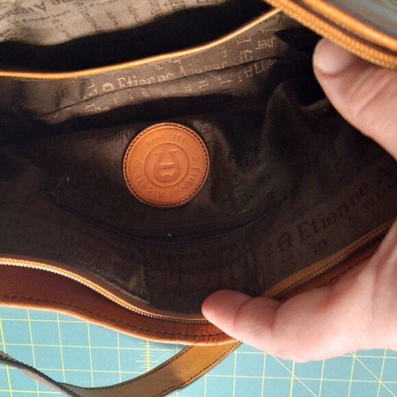 Etienne Aigner Tan Leather Zipper Top Silver tone Metal Shoulder Bag Cottagecore - Picture 9 of 13